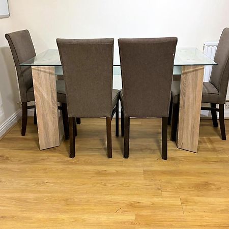 London Luxury 5 Bedroom House 2 Min Walk To The Tube Station Dagenham Exterior photo